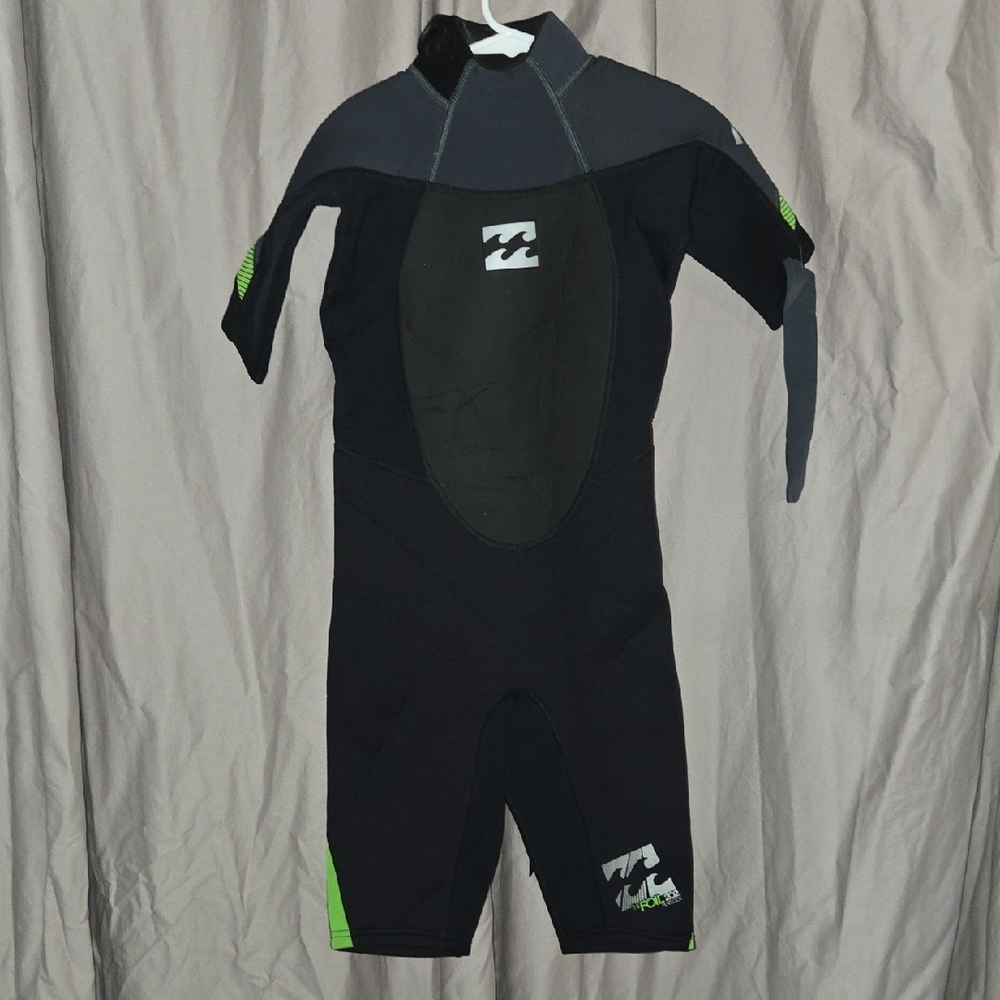NWT Billabong Black and Green Spring Wetsuit 2/2 Swimwear Rashguard Youth sz 12